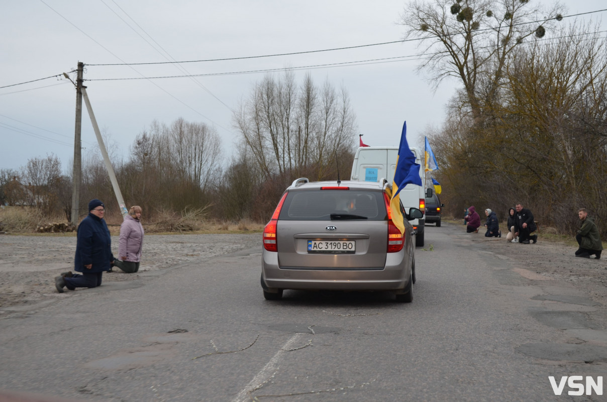 І небо плакало за ним: «на щиті» повернувся додому 23-річний Герой з Волині Віталій Забродський