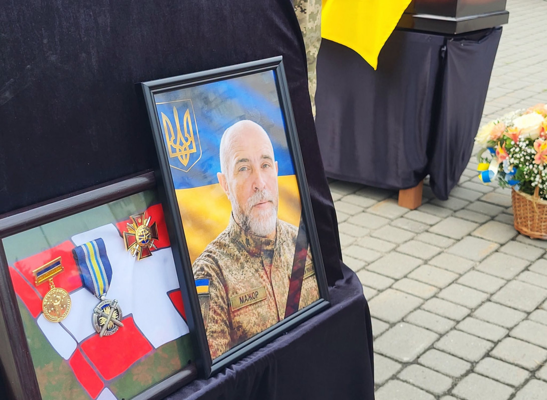 Життя обірвала війна за кілька місяців до 50-річчя: на Волині попрощалися із Героєм Віталієм Мартинюком