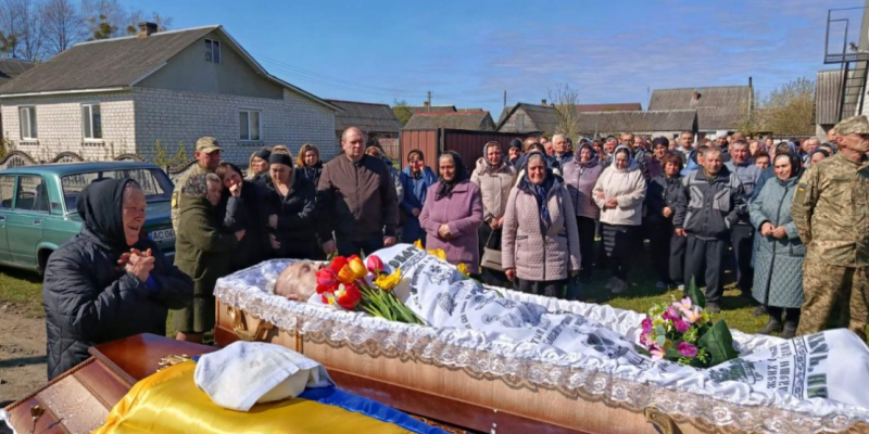 Життя обірвалося під час відпустки: волиняни провели в останню дорогу Андрія Сидорука
