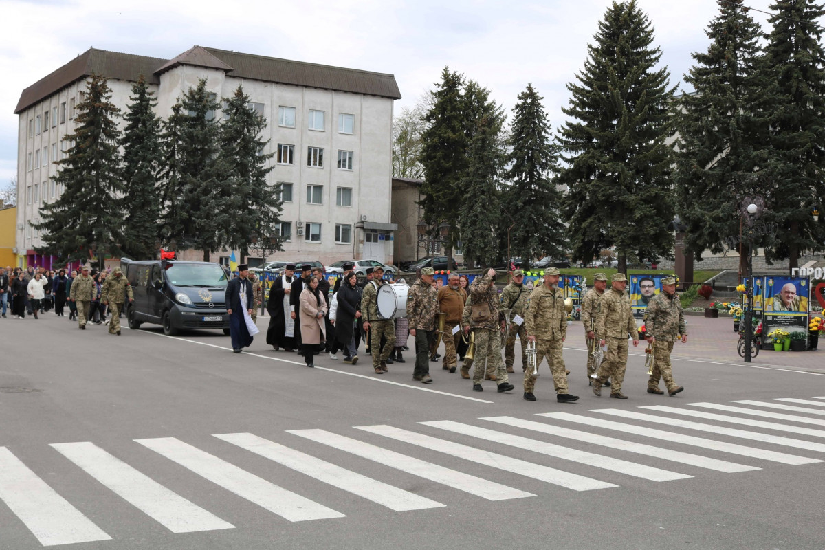 Навіки у строю: волиняни провели в останню путь свого Героя Івана Василюка