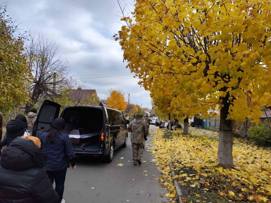 Призвали на службу у липні: волиняни провели в останню дорогу загиблого 27-річного Героя Олександра Пшикова