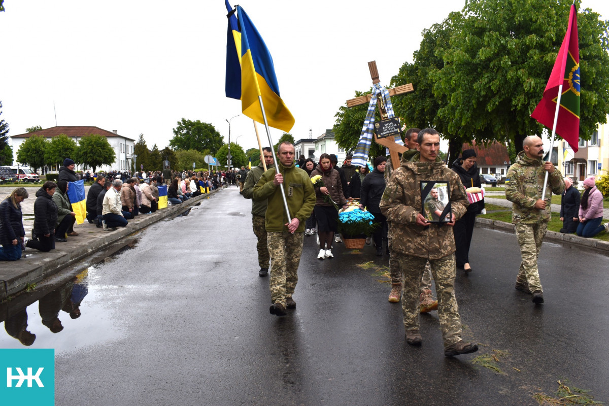 Мав святкувати весілля – натомість його провели в останню путь: на Волині попрощались з Героєм Владиславом Зуськом