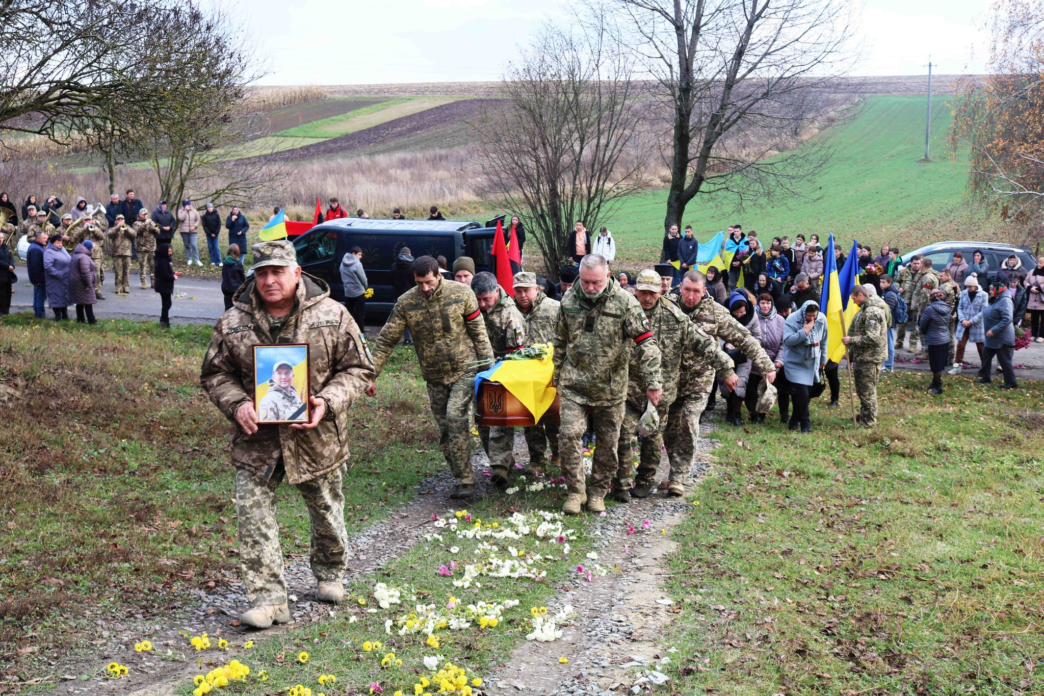 Маленька донечка втратила батька: на Волині попрощались з Героєм, який майже рік вважався зниклим безвісти