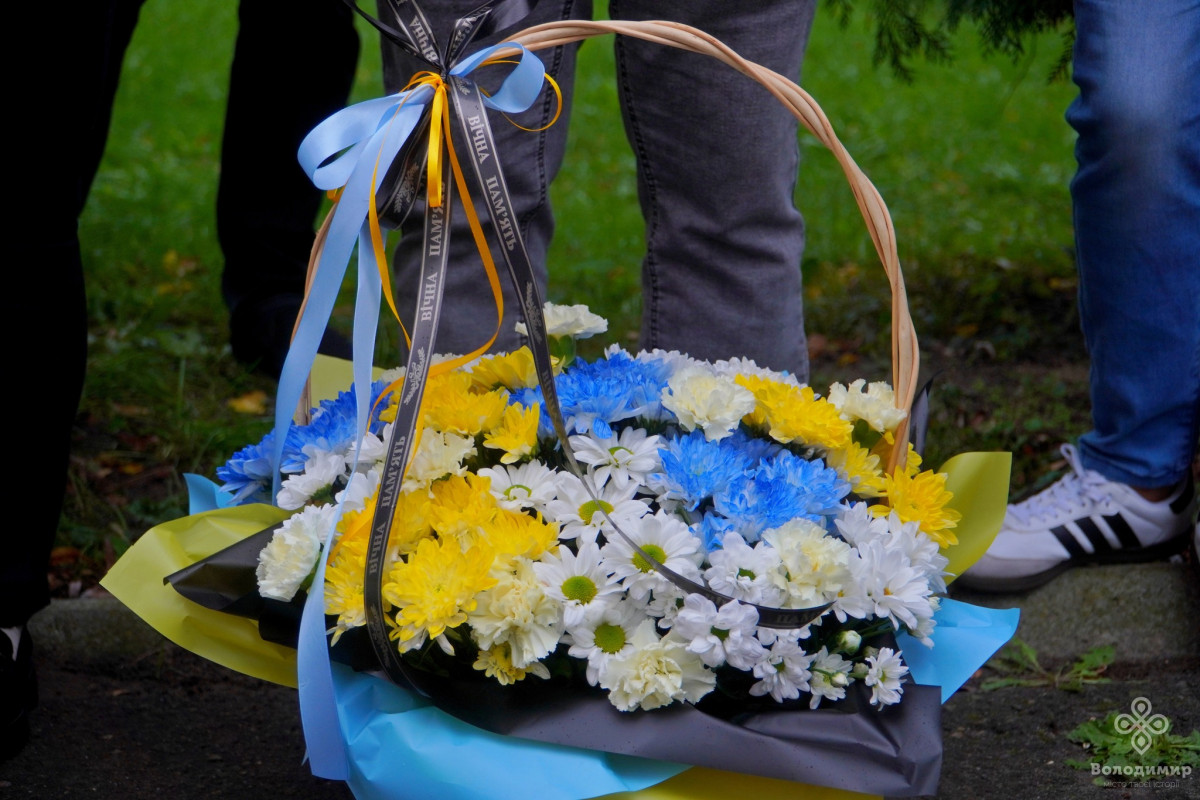 У Володимирі в гімназії №3 випускників-Героїв вшанували меморіальними дошками