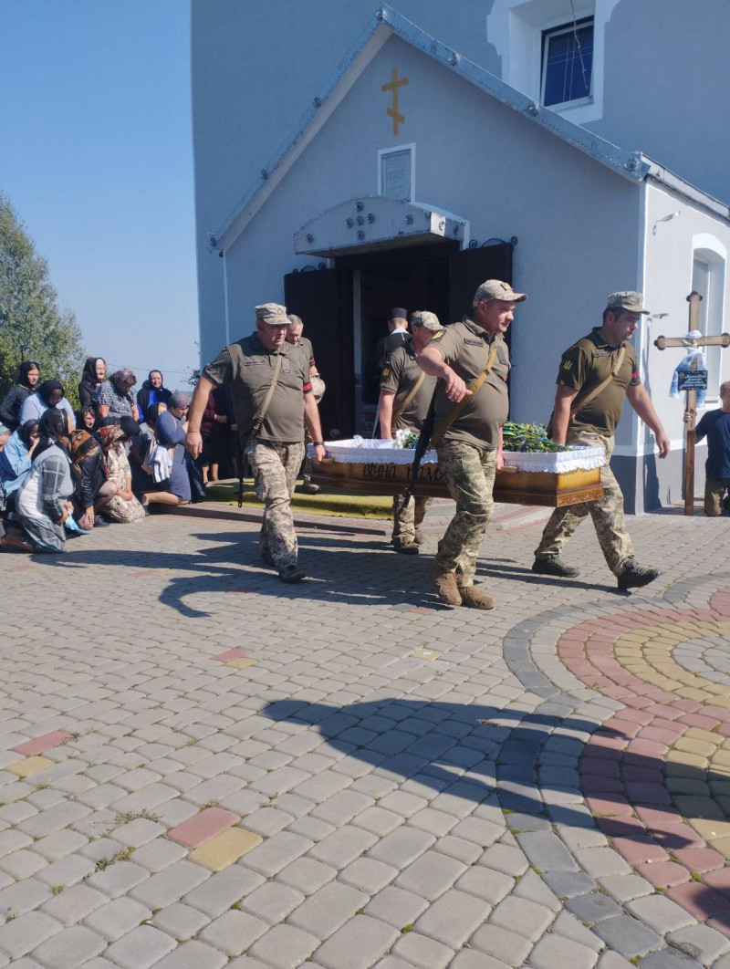 Загинув у бою на Харківщині: у Луцькому районі поховали Героя Василя Махновця