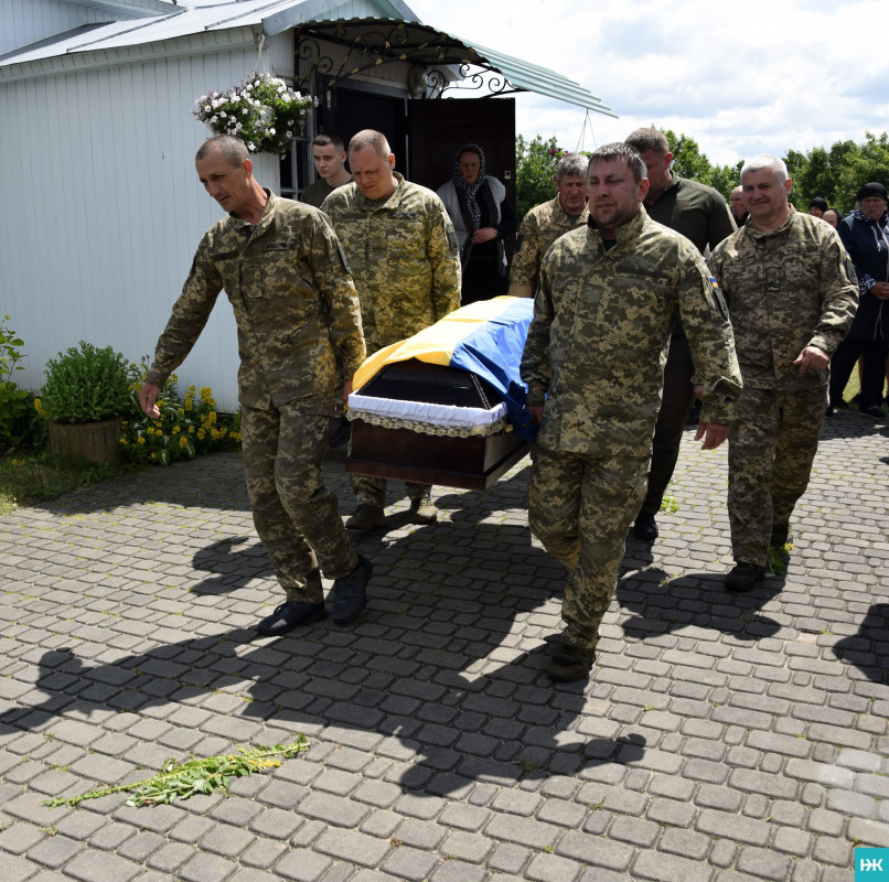 Вважався зниклим безвісти: на Волині в останню дорогу провели Героя Сергія Остимчука