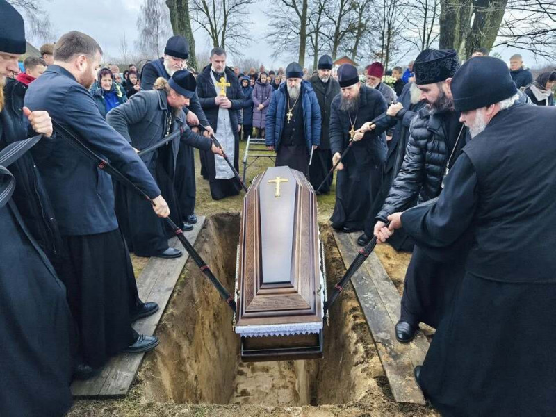 Понад 30 років був настоятелем храму: на Волині провели в останню путь священника