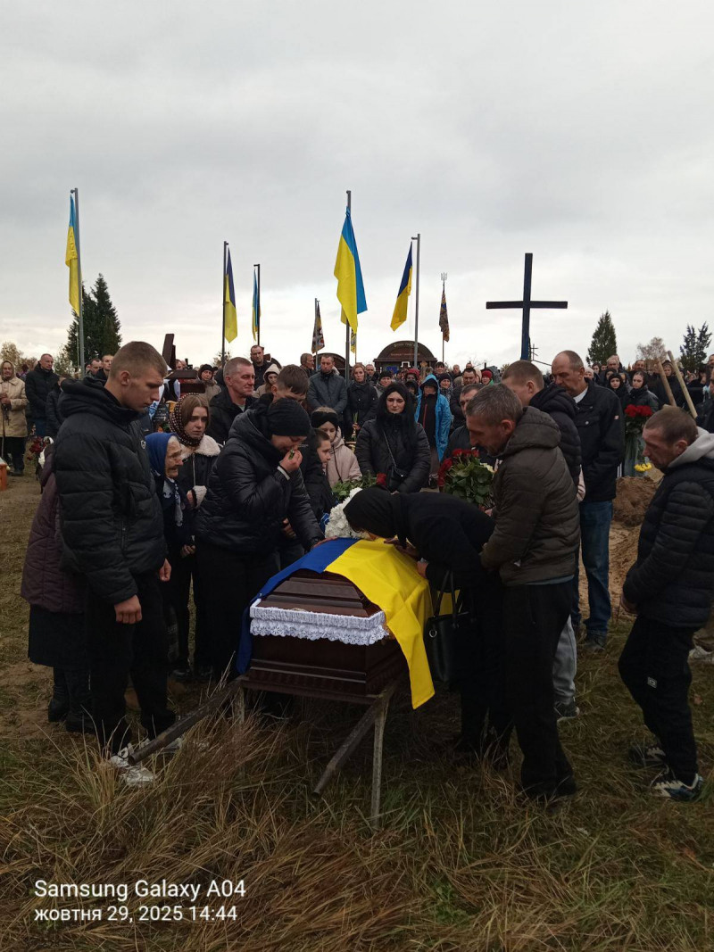 На Волині попрощалися із захисником Іваном Воронюком, який тривалий час вважався зниклим безвісти