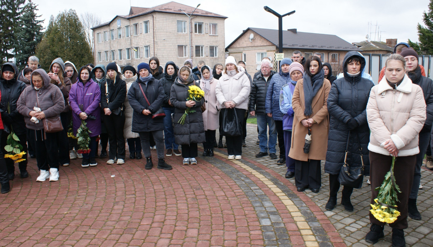Пережив пекло війни, але загинув у ДТП: на Волині попрощалися із 31-річним воїном Вадимом Стадніком