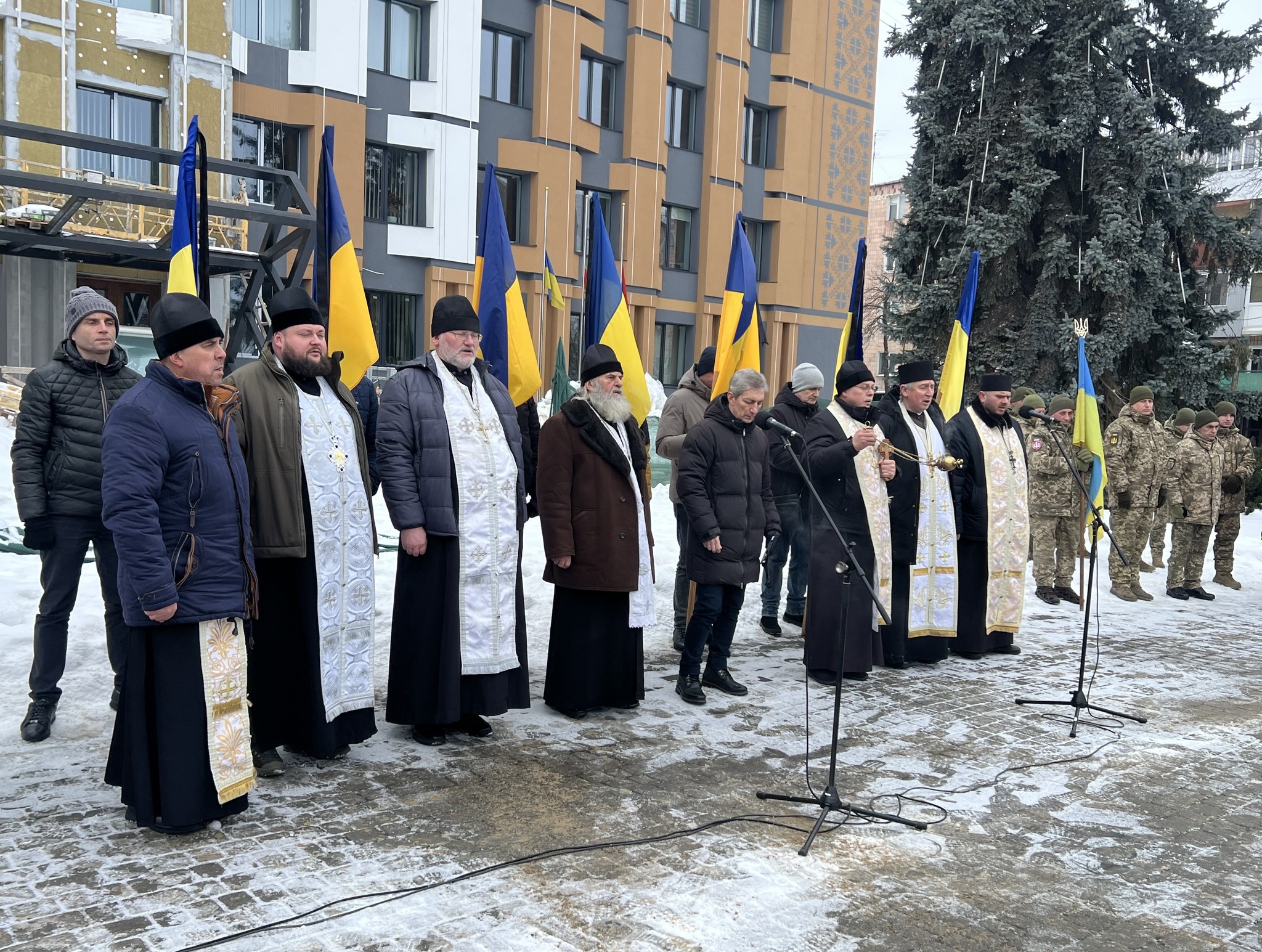 Загинув за три тижні до свого 26-річчя: на Волині в останню земну путь провели Героя Василя Гордіюка