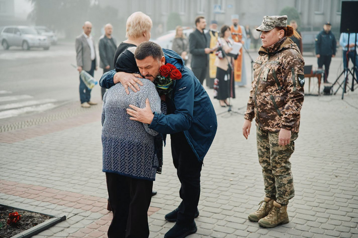 Загинули за Україну: родинам трьох Героїв вручили посмертні нагороди захисників