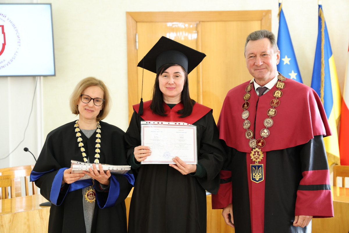 У волинському виші випускники-магістри інституту неперервної освіти отримали дипломи