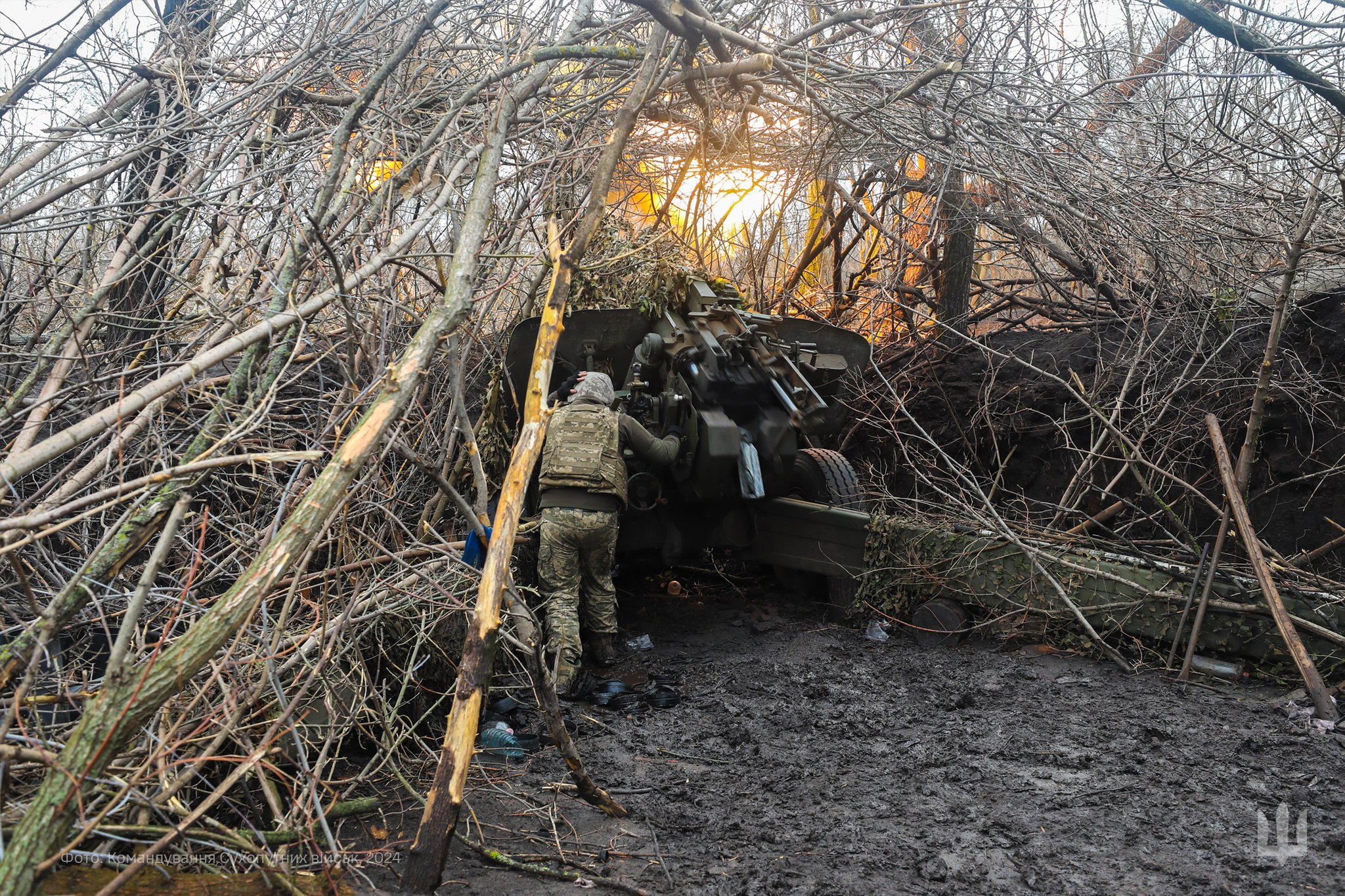 Волинські артилеристи з 100-ї бригади б’ють по окупантах із трофейної «Мста-Б»