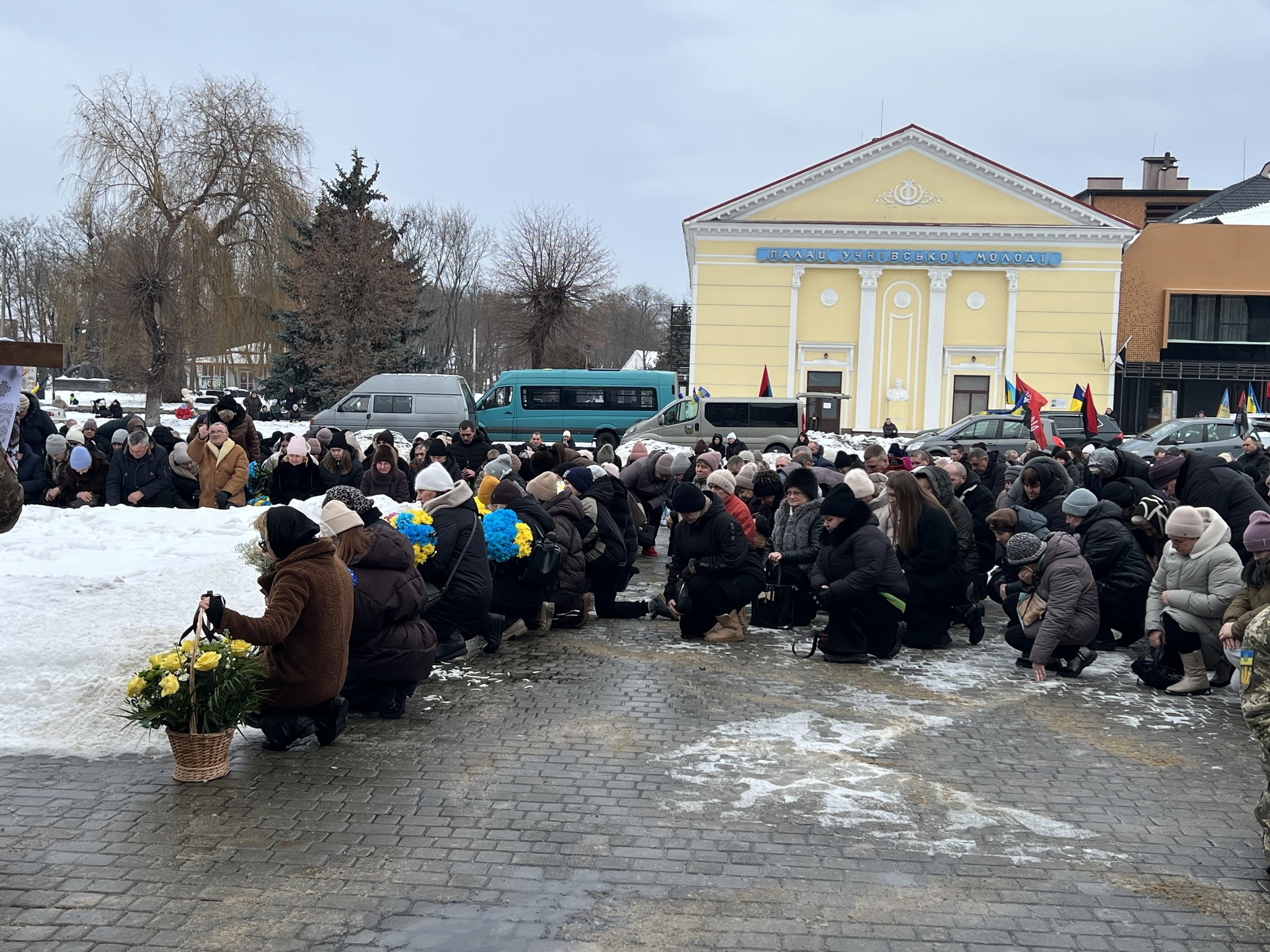 Загинув за три тижні до свого 26-річчя: на Волині в останню земну путь провели Героя Василя Гордіюка