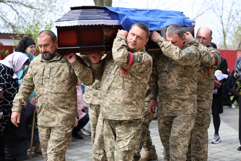 Загинув понад рік тому: у Луцькій громаді поховали 30-річного воїна Андрія Бондаря