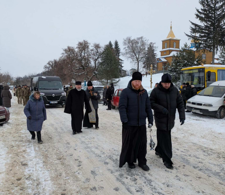 З перших днів війни став на захист України: на Волині провели в останню путь воїна Миколу Положевця