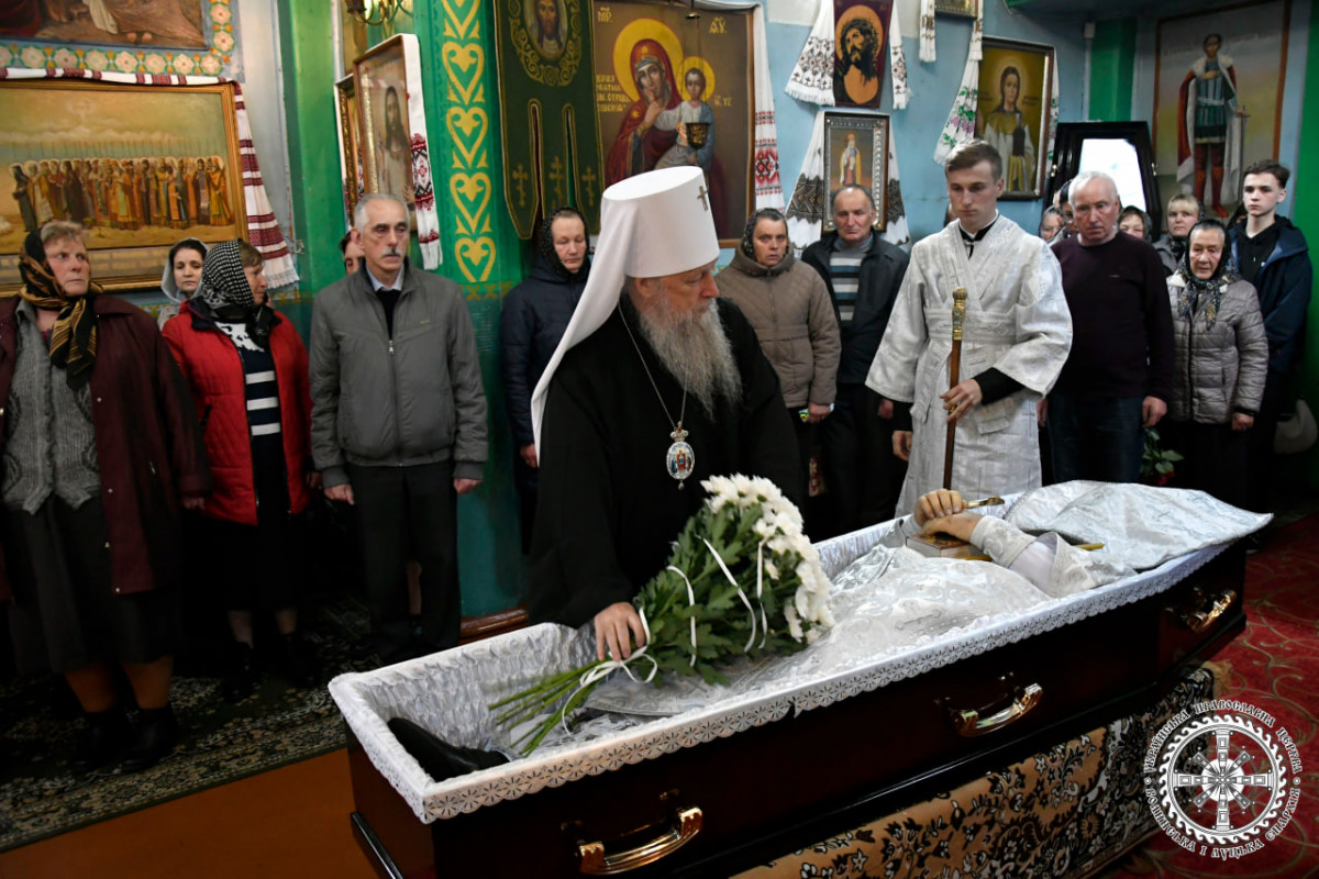 На Волині померлого священника відспівали у храмі, у якому він служив все життя