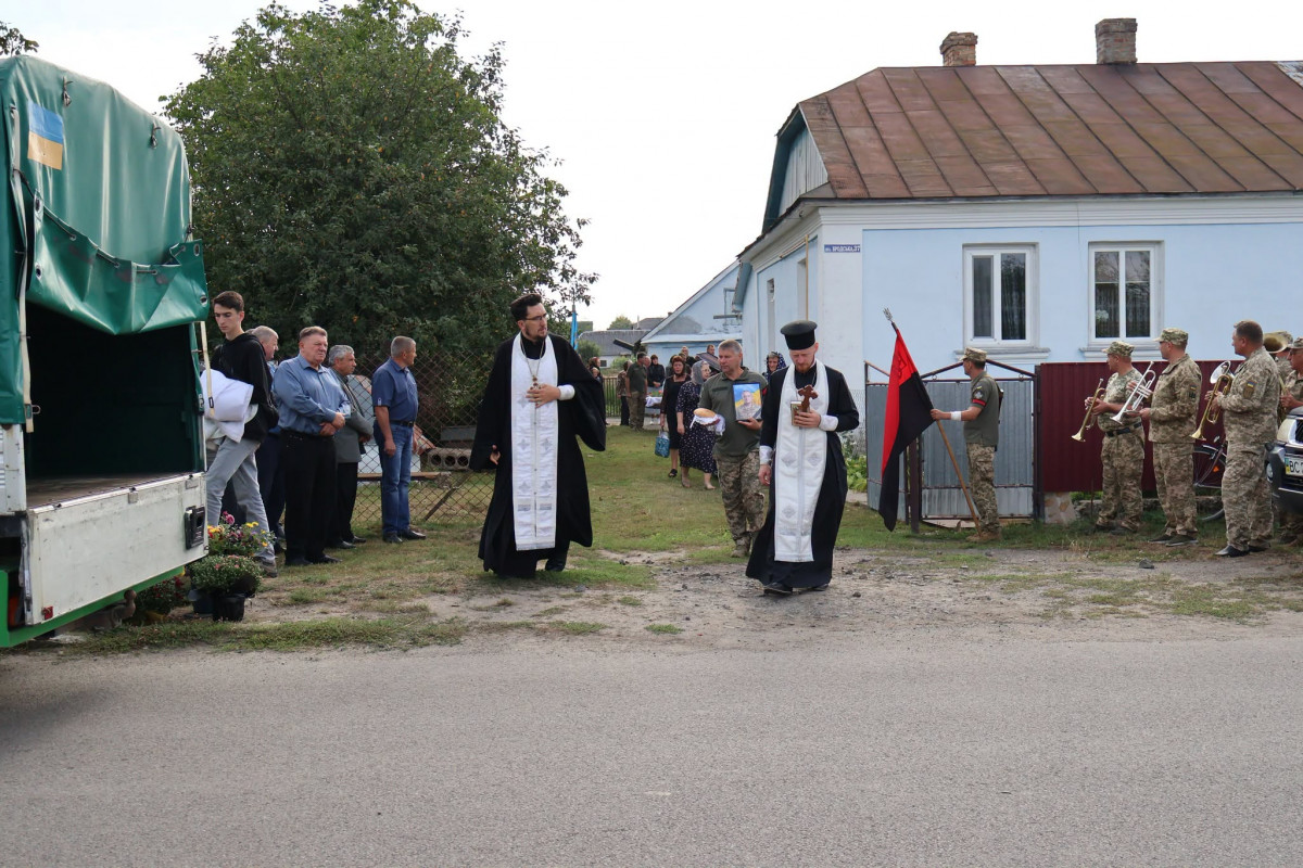 На Волині в останню путь провели військовослужбовця Леоніда Фищука