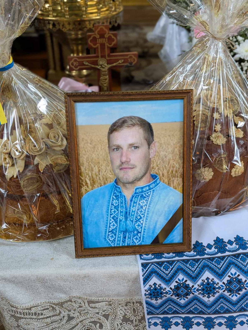 Понад півтора року вважався зниклим безвісти: на Волинь «на щиті» повернувся Герой Дмитро Новосад