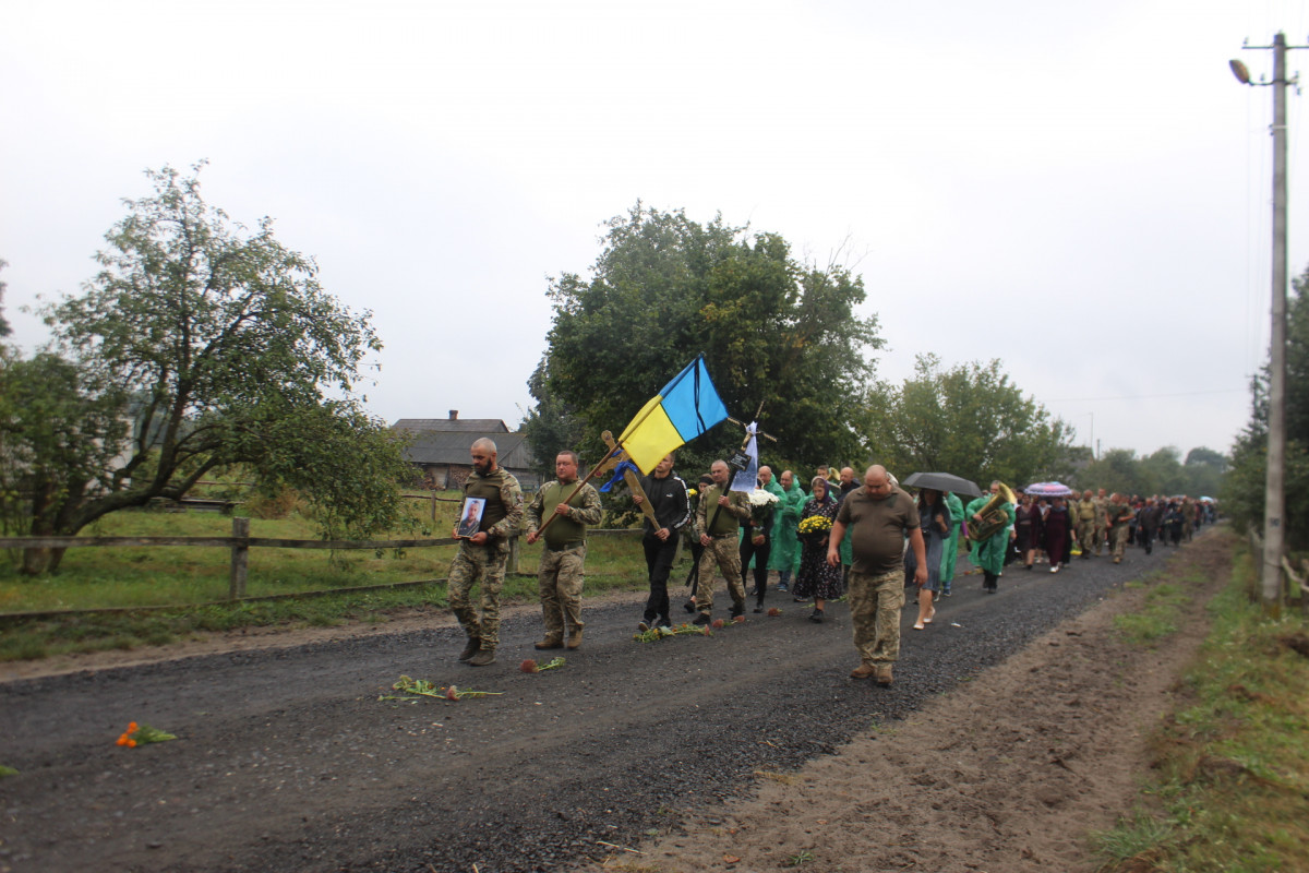 Не дожив до 50-річчя один день: на Волині поховали загиблого Героя Івана Гайдучика