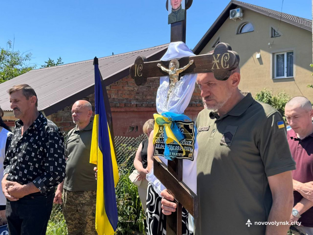 Понад два роки вважався зниклим безвісти: на Волині попрощалися з Героєм Василем Зарембою