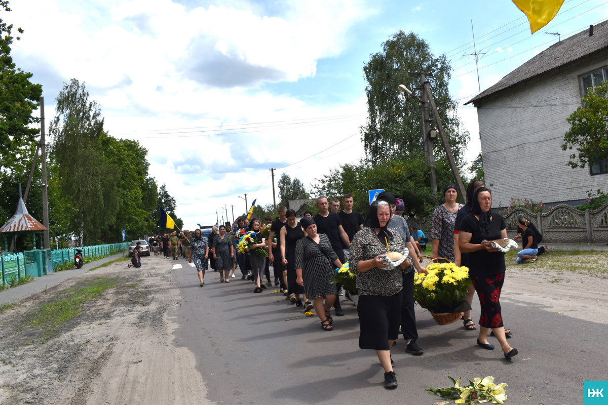 Замість омріяної відпустки додому Герой повернувся «на щиті»: на Волині в останню земну дорогу провели Валерія Баса