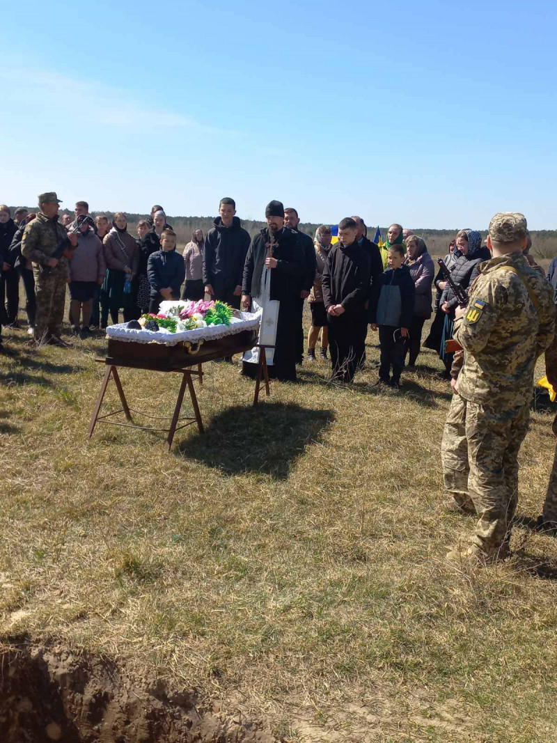 Жалоба у Вербну неділю: на Волині поховали Героя Миколу Миронюка