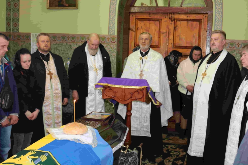 Громада на Волині провела в останню земну дорогу свого захисника Івана Шваївського
