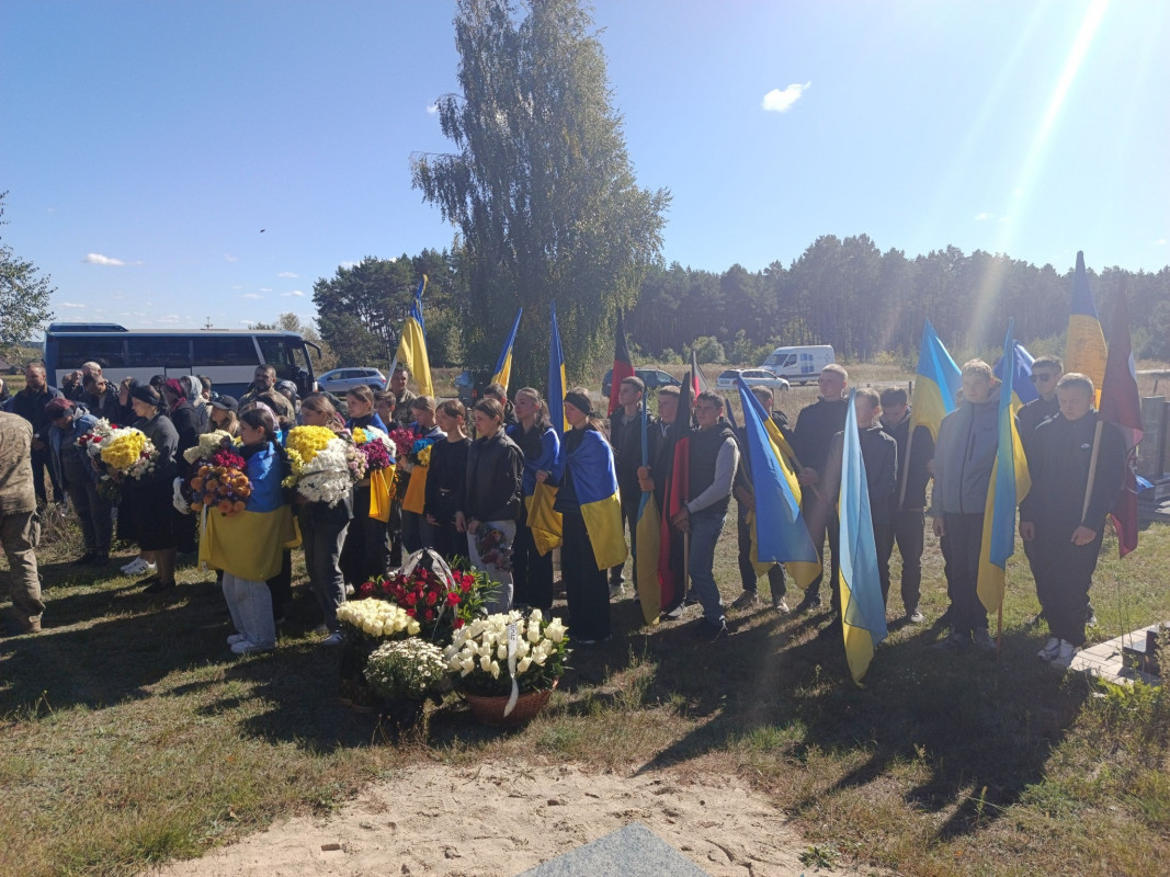 Овдовіла дружина, син та донечка так рано втратили батька: на Волині провели в останню земну дорогу Героя Сергія Водька