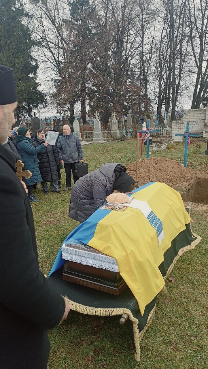 Загинув внаслідок мінно-вибухової травми: попрощалися з уродженцем Волині, Героєм Андрієм Калушем 