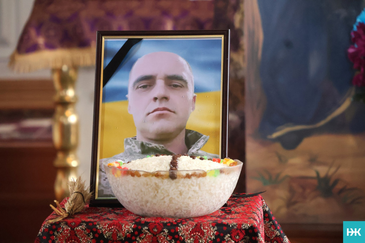 Пройшов АТО та пекло полону: на Волині попрощалися з Героєм Олександром Домальчуком