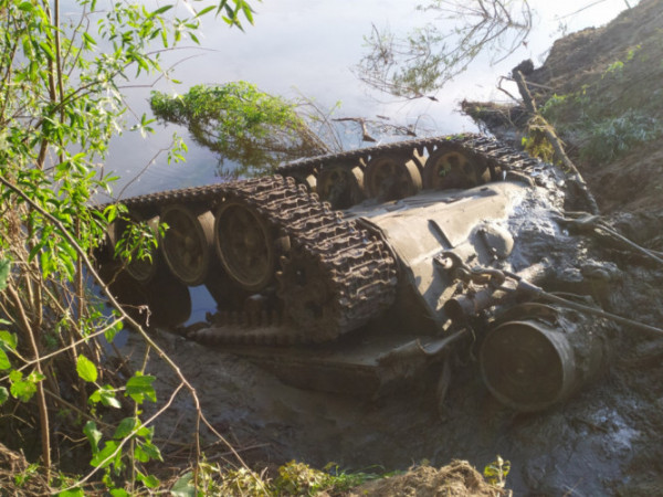 На Чернігівщині виловили з річки танки із «законсервованими» окупантами