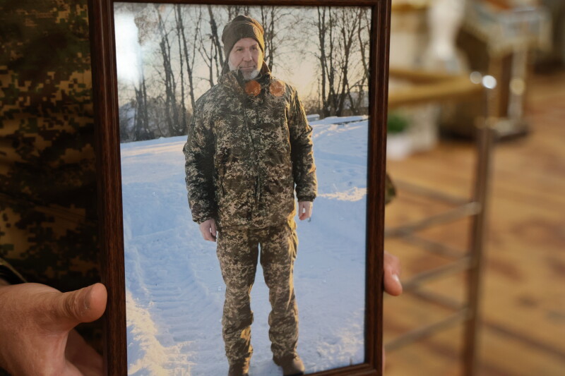 Загинув на Донеччині: у Луцьку попрощалися з Героєм Михайлом Слутяком