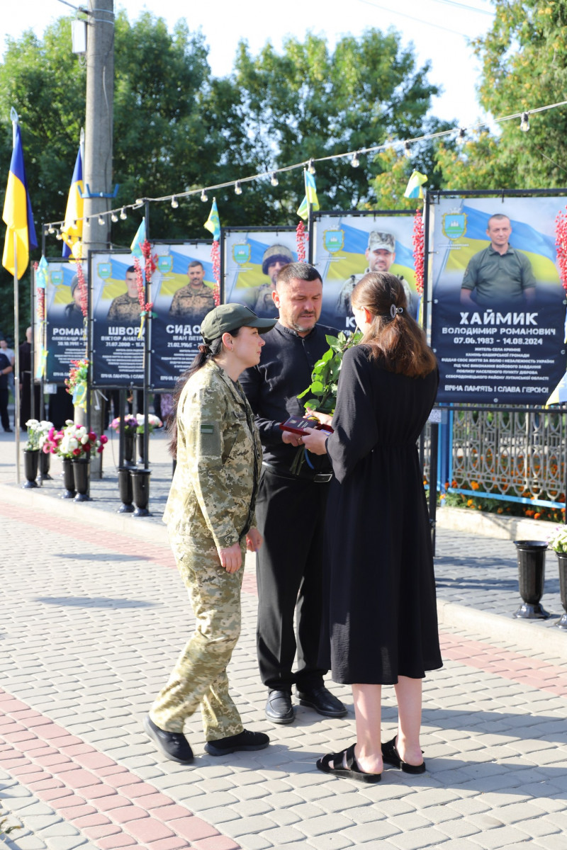 Донечка та син Героїв з’явилися на світ після загибелі своїх батьків: на Волині родинам полеглих воїнів вручили посмертні ордени