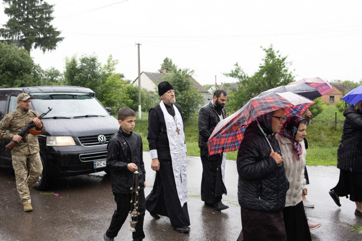 Без сина залишилася мама, а без старшого брата — двоє братів: на Волині поховали 25-річного Героя Олексія Семеновича