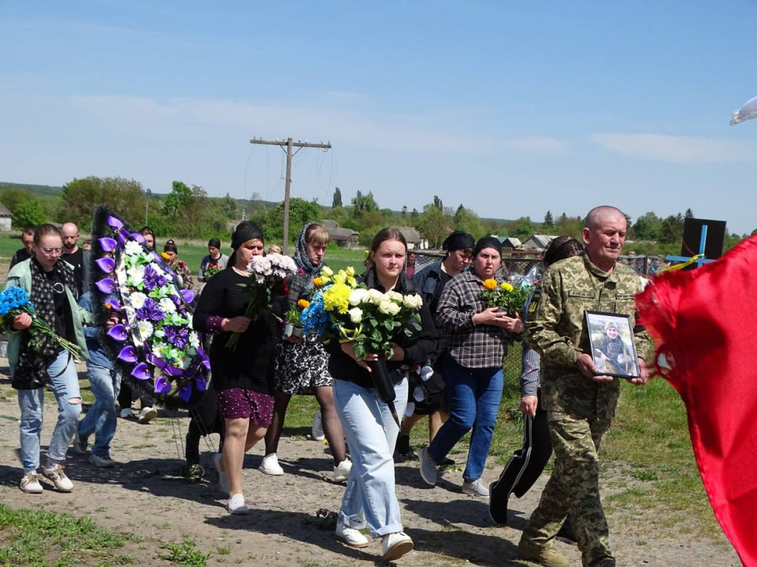 Родина дочекалася Героя - волиняни попрощалися із полеглим Героєм Василем Криницьким