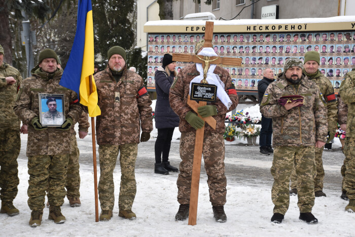 Загинув рік тому у Курській області: у Луцьку провели в останню путь Героя Сергія Барабанова
