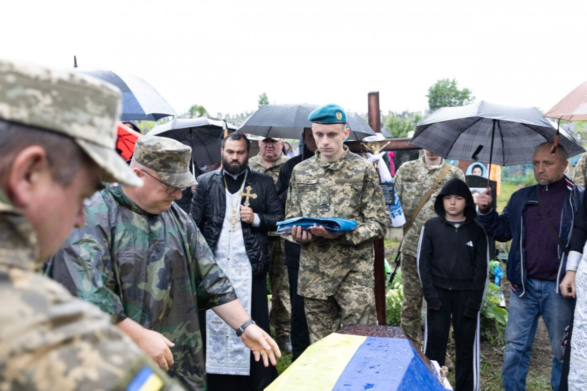 Без сина залишилася мама, а без старшого брата — двоє братів: на Волині поховали 25-річного Героя Олексія Семеновича