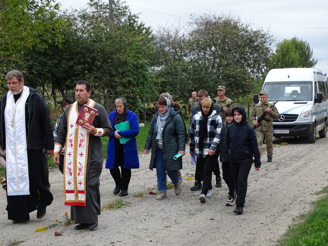 Багато місяців вважався зниклим безвісти: у громаді на Волині поховали Героя Олександра Чирку