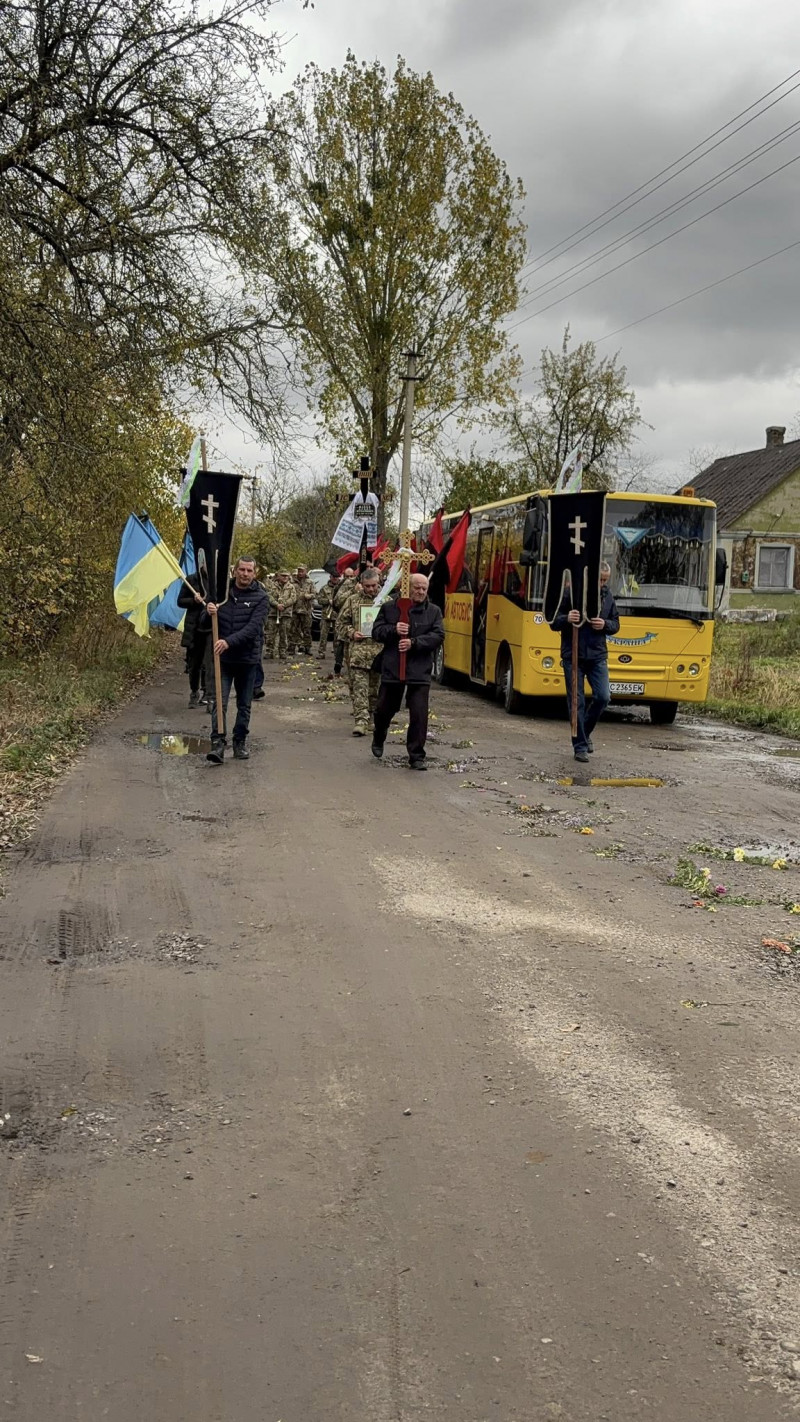 Навіки 37: на Волині провели в останню путь воїна Дениса Шайка