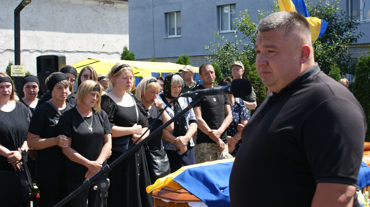 «За його голову окупанти обіцяли винагороду»: на Волині попрощалися з легендарним розвідником Віктором Зенцом