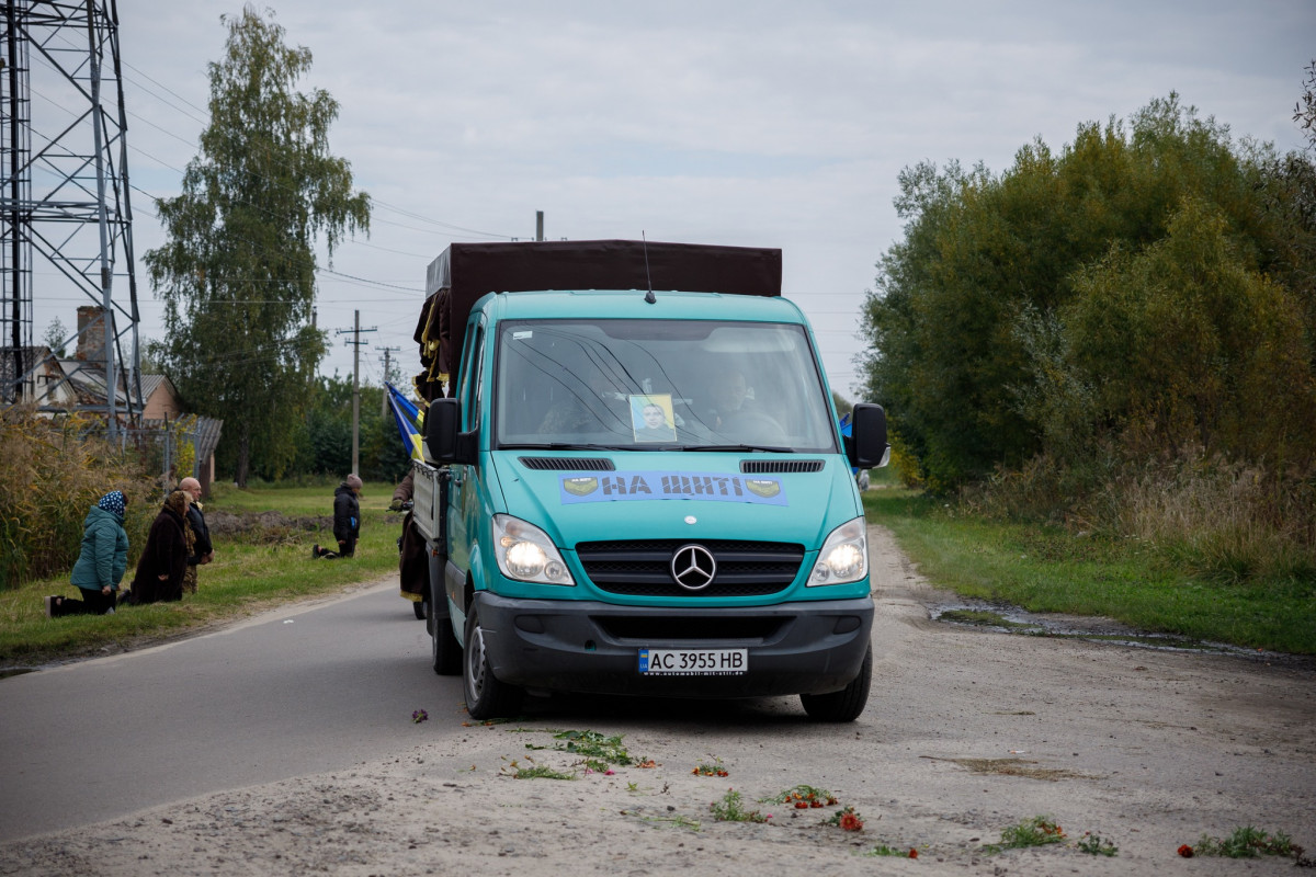 Понад пів року вважався зниклим безвісти: на Волині попрощалися з Героєм Дмитром Макаревичем