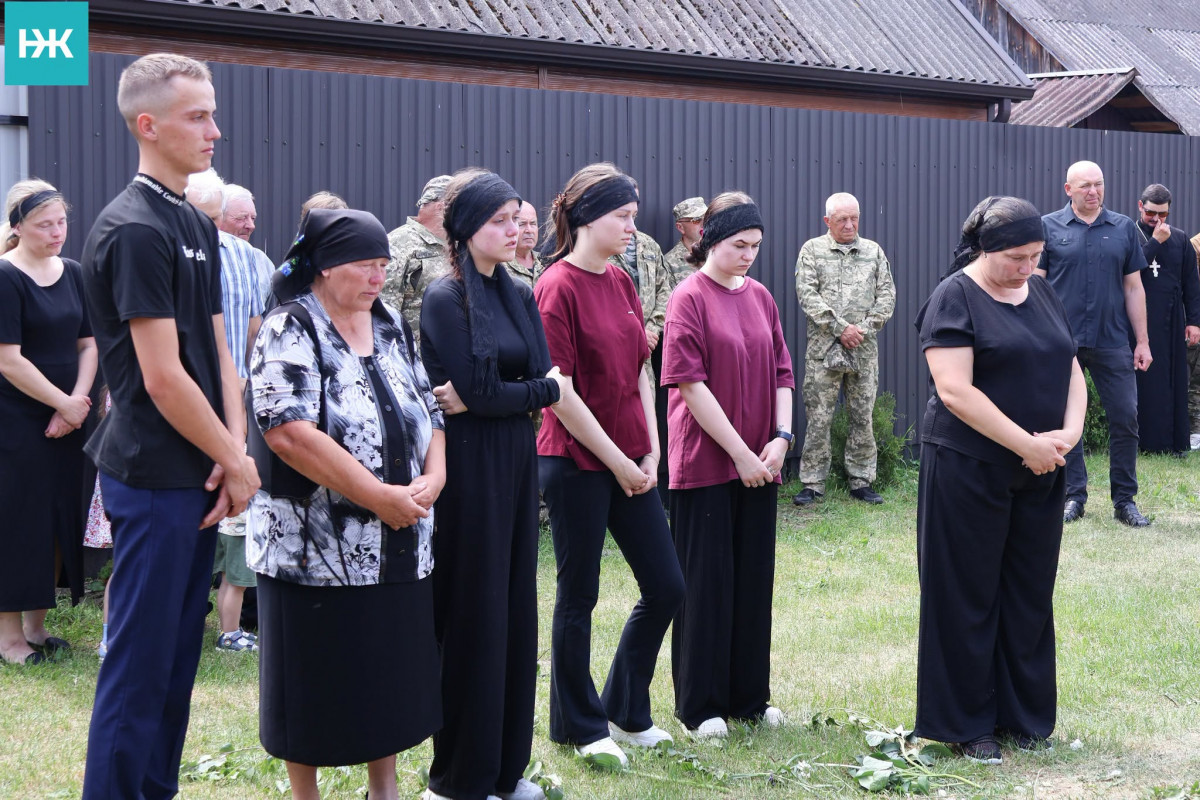 Загинув понад рік тому: на Волині поховали Героя Василя Душенка