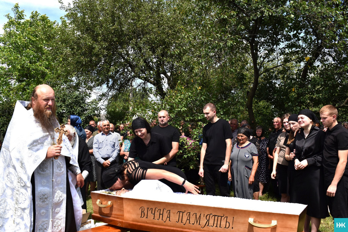 Замість омріяної відпустки додому Герой повернувся «на щиті»: на Волині в останню земну дорогу провели Валерія Баса