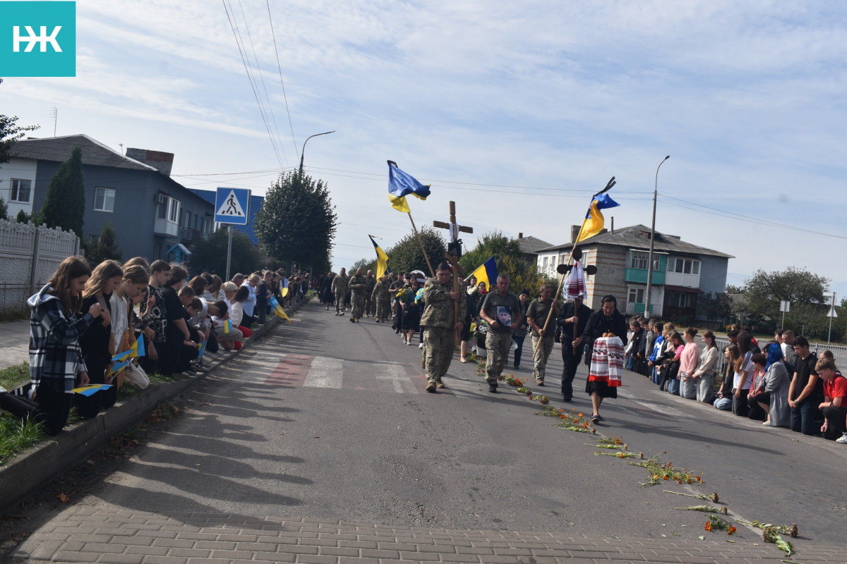 «На щиті» Героя привіз брат, який теж у війську: на Волині в останню дорогу провели полеглого воїна Віктора Гудька