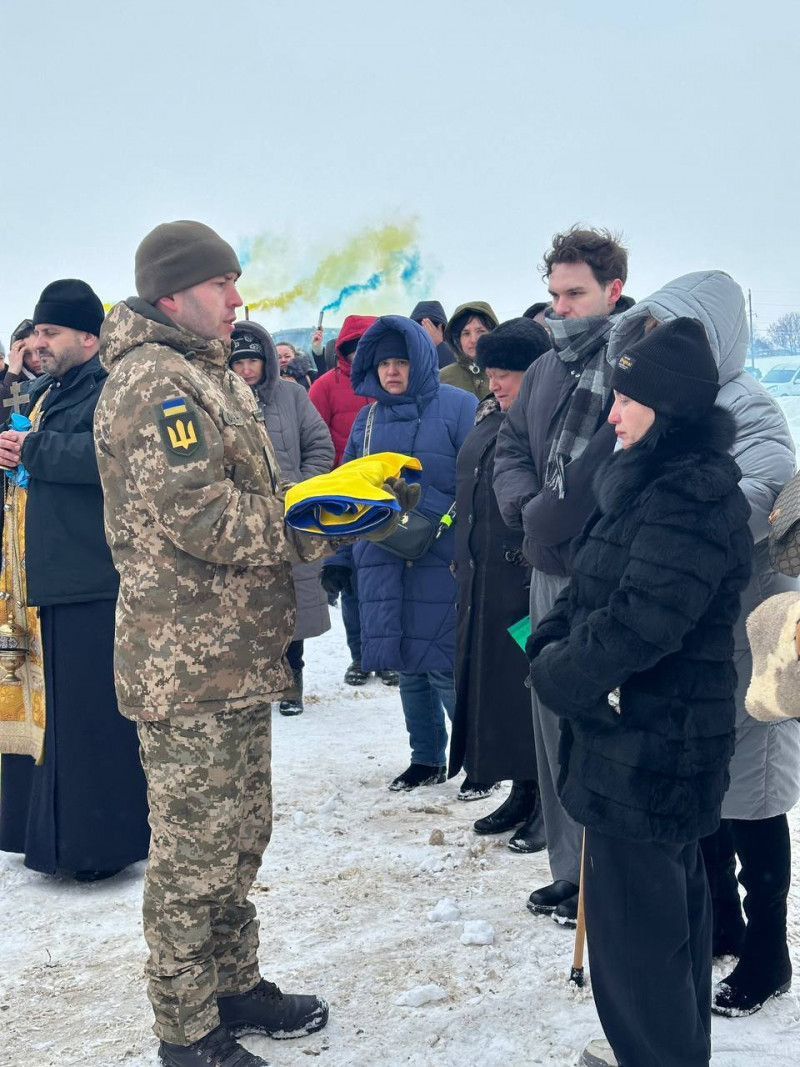 Зі сльозами та молитвою: Волинь провела на вічний спочинок воїна Андрія Велимця