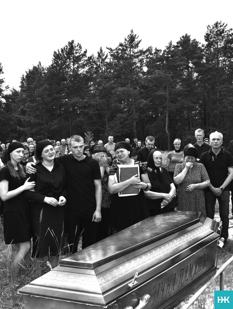 Замість омріяної відпустки додому Герой повернувся «на щиті»: на Волині в останню земну дорогу провели Валерія Баса