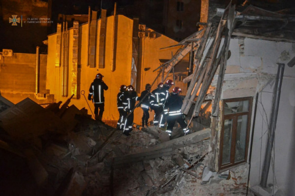 У центрі Львова вночі обвалився будинок. Три квартири зруйновано