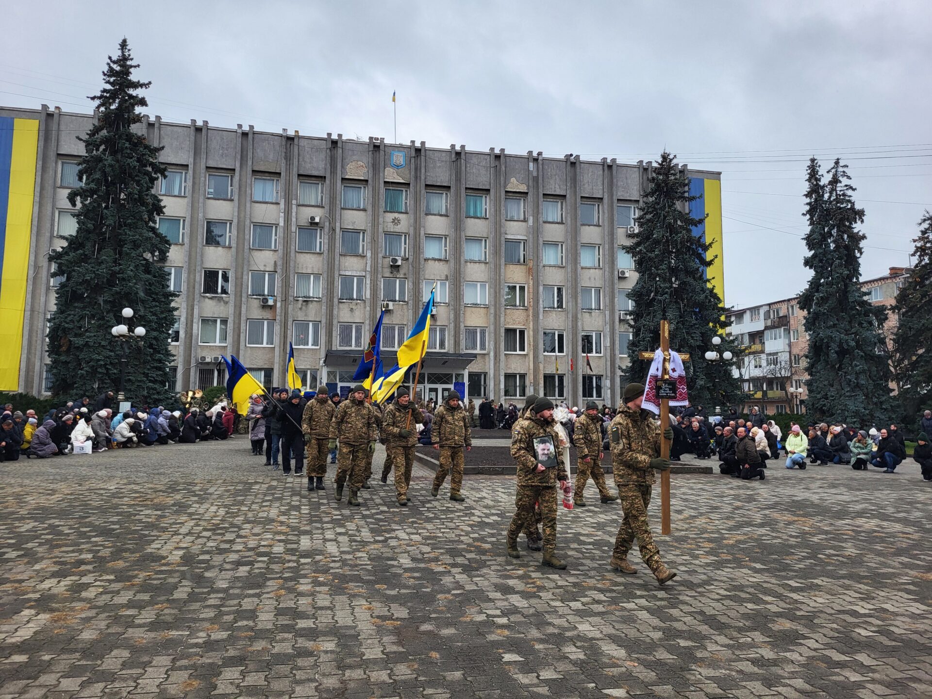 «Людина, яку пам'ятатимуть не лише на Волині, а й за межами України»: волиняни попрощалися з Героєм Ігорем Кобишем