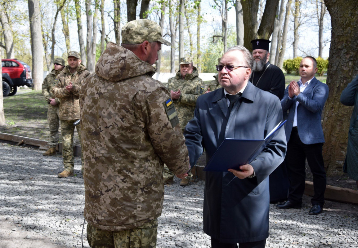 На Волині прикордонникам бойового підрозділу вручили нагороди та відкрили меморіал загиблим бійцям